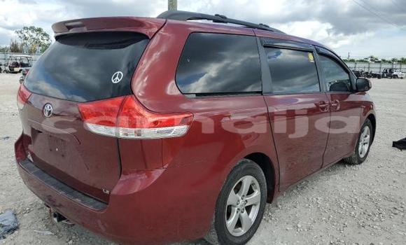 Acheter Neuf Voiture Toyota Sienna Rouge à Badagry, État de Lagos Acheter Neuf Voiture Toyota Sienna Rouge à Badagry, État de Lagos