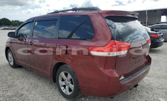 Acheter Neuf Voiture Toyota Sienna Rouge à Badagry, État de Lagos Acheter Neuf Voiture Toyota Sienna Rouge à Badagry, État de Lagos