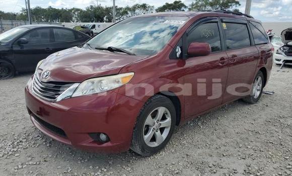 Acheter Neuf Voiture Toyota Sienna Rouge à Badagry, État de Lagos Acheter Neuf Voiture Toyota Sienna Rouge à Badagry, État de Lagos