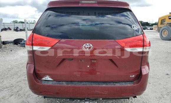 Acheter Neuf Voiture Toyota Sienna Rouge à Badagry, État de Lagos Acheter Neuf Voiture Toyota Sienna Rouge à Badagry, État de Lagos