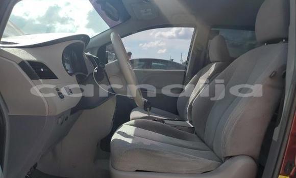 Acheter Neuf Voiture Toyota Sienna Rouge à Badagry, État de Lagos Acheter Neuf Voiture Toyota Sienna Rouge à Badagry, État de Lagos