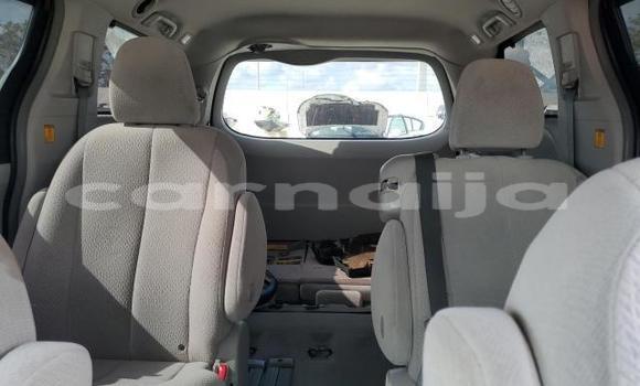 Acheter Neuf Voiture Toyota Sienna Rouge à Badagry, État de Lagos Acheter Neuf Voiture Toyota Sienna Rouge à Badagry, État de Lagos