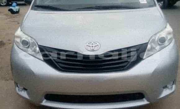 Buy Used Toyota Sienna Silver Car in Lagos in Lagos State