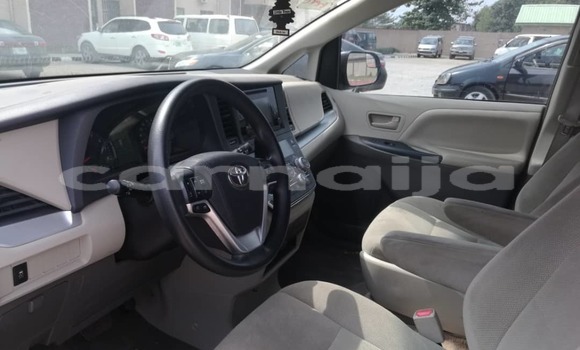 Acheter Occasion Voiture Toyota Sienna Rouge à Lagos, État de Lagos Acheter Occasion Voiture Toyota Sienna Rouge à Lagos, État de Lagos