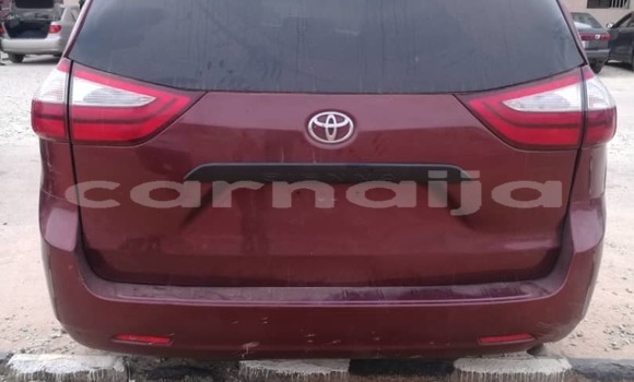 Acheter Occasion Voiture Toyota Sienna Rouge à Lagos, État de Lagos Acheter Occasion Voiture Toyota Sienna Rouge à Lagos, État de Lagos