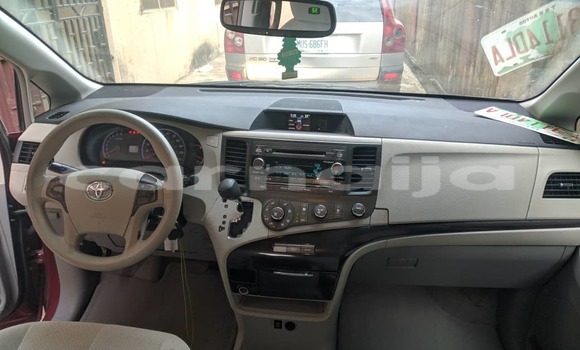 Acheter Occasion Voiture Toyota Sienna Rouge à Lagos, État de Lagos Acheter Occasion Voiture Toyota Sienna Rouge à Lagos, État de Lagos