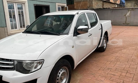 Buy Used Mitsubishi L200 White Car in Anambra in Anambra Buy Used Mitsubishi L200 White Car in Anambra in Anambra