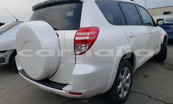 Acheter Occasion Voiture Toyota RAV4 Blanc à Lagos, État de Lagos Acheter Occasion Voiture Toyota RAV4 Blanc à Lagos, État de Lagos