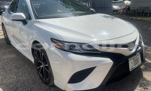 Acheter Occasion Voiture Toyota Camry Blanc à Abuja, État de Lagos Acheter Occasion Voiture Toyota Camry Blanc à Abuja, État de Lagos