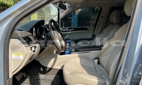 Acheter Occasion Voiture Mercedes-Benz ML–Class Gris à Abuja, État de Lagos Acheter Occasion Voiture Mercedes-Benz ML–Class Gris à Abuja, État de Lagos