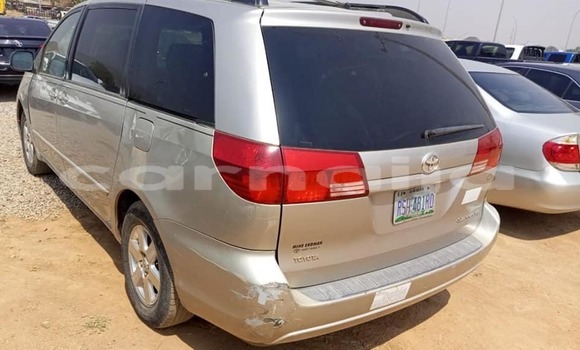 Acheter Occasion Voiture Toyota Sienna Gris à Abuja, État de Lagos Acheter Occasion Voiture Toyota Sienna Gris à Abuja, État de Lagos