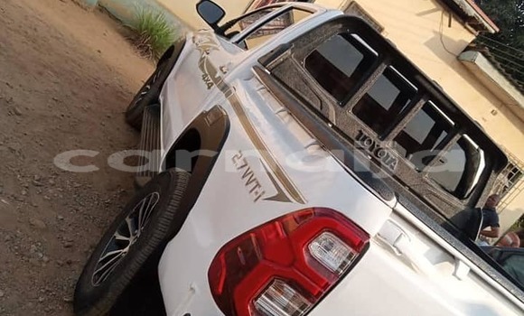 Acheter Occasion Voiture Toyota Hilux Blanc à Abuja, État de Lagos Acheter Occasion Voiture Toyota Hilux Blanc à Abuja, État de Lagos
