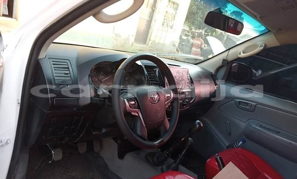 Acheter Occasion Voiture Toyota Hilux Blanc à Abuja, État de Lagos Acheter Occasion Voiture Toyota Hilux Blanc à Abuja, État de Lagos