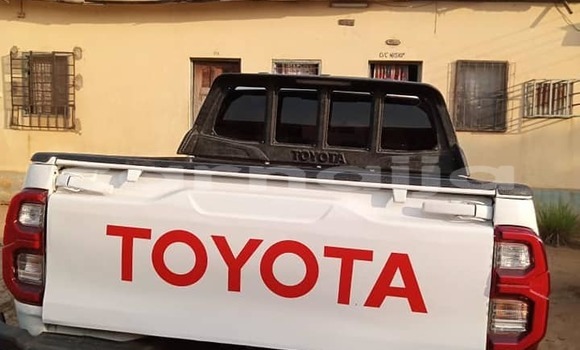 Acheter Occasion Voiture Toyota Hilux Blanc à Abuja, État de Lagos Acheter Occasion Voiture Toyota Hilux Blanc à Abuja, État de Lagos