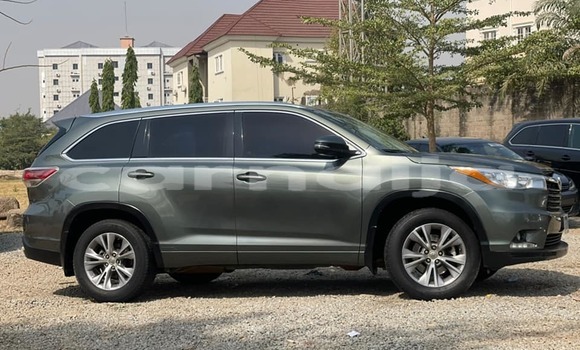 Buy Used Toyota Highlander Green Car in Abuja in Lagos State