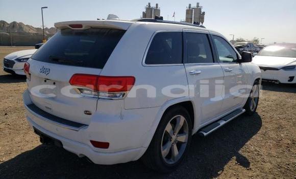 Buy New Jeep Grand Cherokee White Car in Badagry in Lagos State Buy New Jeep Grand Cherokee White Car in Badagry in Lagos State