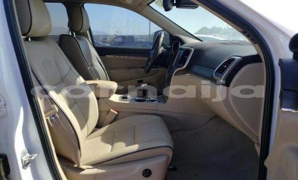 Buy New Jeep Grand Cherokee White Car in Badagry in Lagos State Buy New Jeep Grand Cherokee White Car in Badagry in Lagos State
