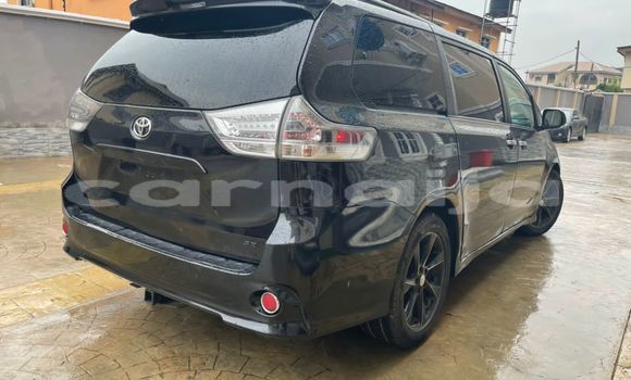Acheter Occasion Voiture Toyota Sienna Noir à Lagos, État de Lagos Acheter Occasion Voiture Toyota Sienna Noir à Lagos, État de Lagos