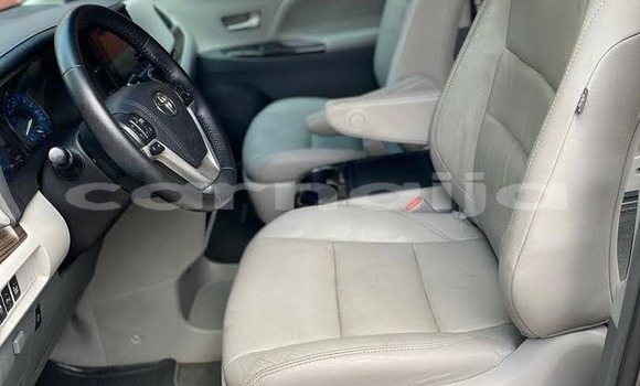 Acheter Occasion Voiture Toyota Sienna Noir à Lagos, État de Lagos Acheter Occasion Voiture Toyota Sienna Noir à Lagos, État de Lagos