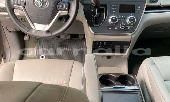 Acheter Occasion Voiture Toyota Sienna Noir à Lagos, État de Lagos Acheter Occasion Voiture Toyota Sienna Noir à Lagos, État de Lagos