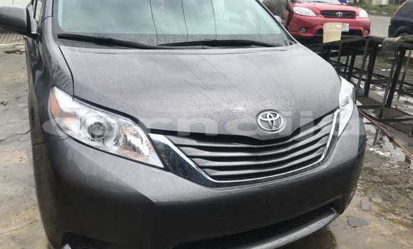Buy Used Toyota Sienna Black Car in Lagos in Lagos State