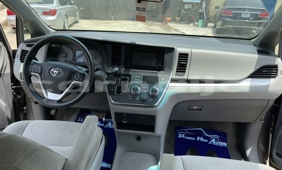 Acheter Occasion Voiture Toyota Sienna Noir à Lagos, État de Lagos Acheter Occasion Voiture Toyota Sienna Noir à Lagos, État de Lagos