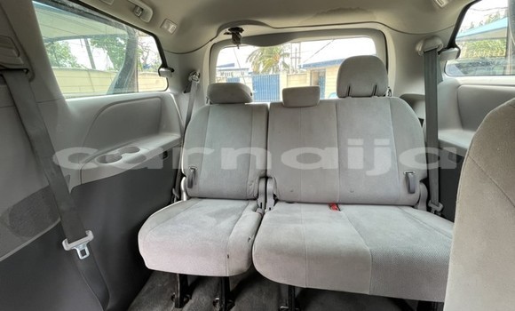 Acheter Occasion Voiture Toyota Sienna Noir à Lagos, État de Lagos Acheter Occasion Voiture Toyota Sienna Noir à Lagos, État de Lagos