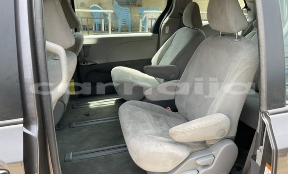 Acheter Occasion Voiture Toyota Sienna Noir à Lagos, État de Lagos Acheter Occasion Voiture Toyota Sienna Noir à Lagos, État de Lagos