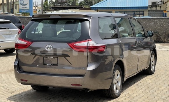 Acheter Occasion Voiture Toyota Sienna Noir à Lagos, État de Lagos Acheter Occasion Voiture Toyota Sienna Noir à Lagos, État de Lagos