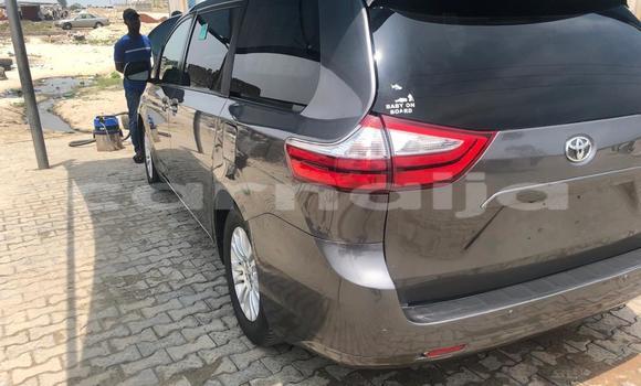 Acheter Occasion Voiture Toyota Sienna Noir à Lagos, État de Lagos Acheter Occasion Voiture Toyota Sienna Noir à Lagos, État de Lagos
