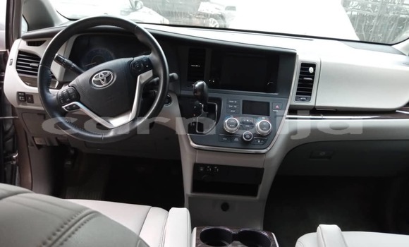 Acheter Occasion Voiture Toyota Sienna Noir à Lagos, État de Lagos Acheter Occasion Voiture Toyota Sienna Noir à Lagos, État de Lagos