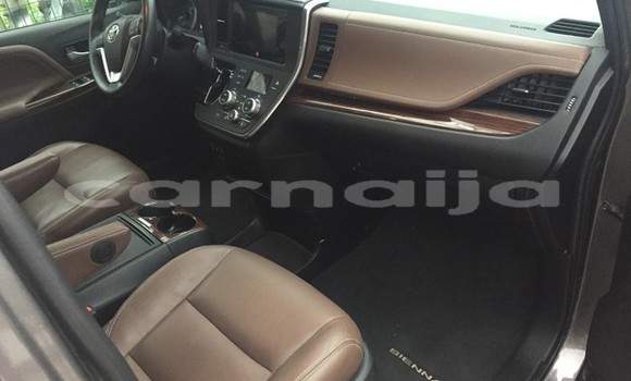 Acheter Occasion Voiture Toyota Sienna Noir à Lagos, État de Lagos Acheter Occasion Voiture Toyota Sienna Noir à Lagos, État de Lagos