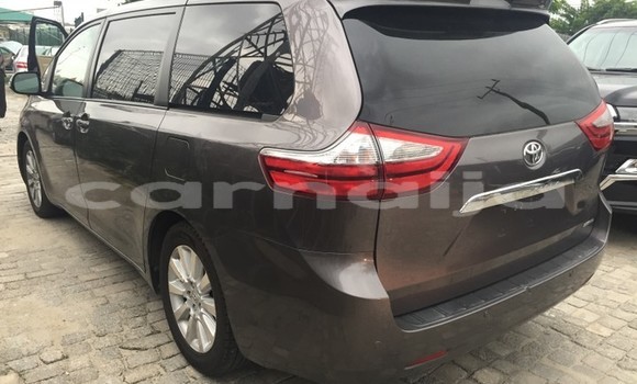 Acheter Occasion Voiture Toyota Sienna Noir à Lagos, État de Lagos Acheter Occasion Voiture Toyota Sienna Noir à Lagos, État de Lagos