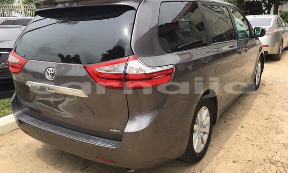 Acheter Occasion Voiture Toyota Sienna Noir à Lagos, État de Lagos Acheter Occasion Voiture Toyota Sienna Noir à Lagos, État de Lagos