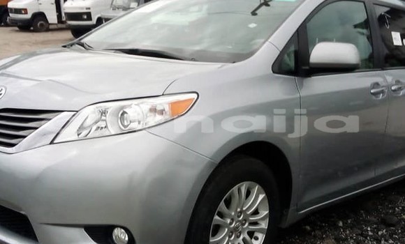 Acheter Occasion Voiture Toyota Sienna Gris à Lagos, État de Lagos