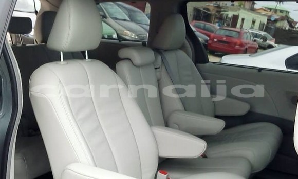 Acheter Occasion Voiture Toyota Sienna Gris à Lagos, État de Lagos Acheter Occasion Voiture Toyota Sienna Gris à Lagos, État de Lagos