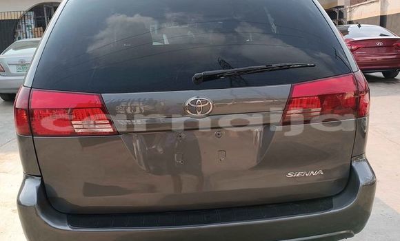 Acheter Occasion Voiture Toyota Sienna Noir à Lagos, État de Lagos Acheter Occasion Voiture Toyota Sienna Noir à Lagos, État de Lagos