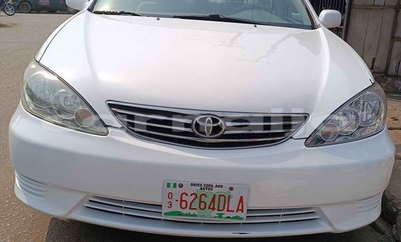 Acheter Occasion Voiture Toyota Camry Blanc à Lagos, État de Lagos Acheter Occasion Voiture Toyota Camry Blanc à Lagos, État de Lagos