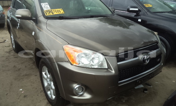 Acheter Occasion Voiture Toyota RAV4 Beige à Lagos, État de Lagos Acheter Occasion Voiture Toyota RAV4 Beige à Lagos, État de Lagos