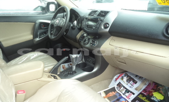 Acheter Occasion Voiture Toyota RAV4 Beige à Lagos, État de Lagos Acheter Occasion Voiture Toyota RAV4 Beige à Lagos, État de Lagos