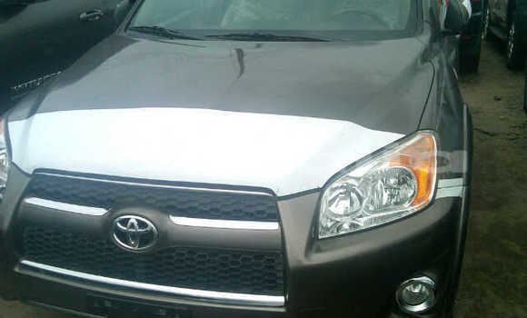Acheter Occasion Voiture Toyota RAV4 Beige à Lagos, État de Lagos Acheter Occasion Voiture Toyota RAV4 Beige à Lagos, État de Lagos