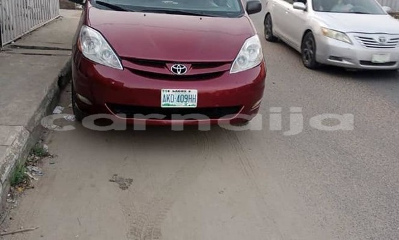 Acheter Occasion Voiture Toyota Sienna Rouge à Lagos, État de Lagos