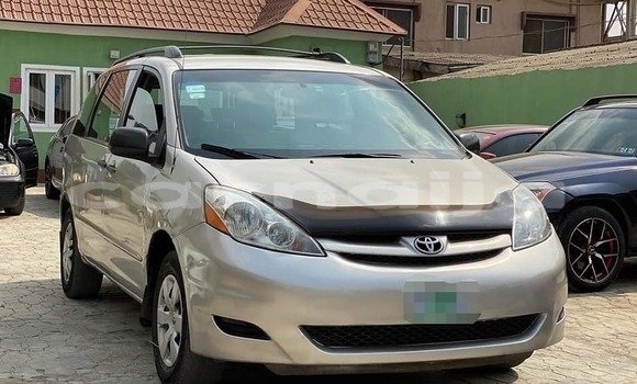 Acheter Occasion Voiture Toyota Sienna Marron à Lagos, État de Lagos Acheter Occasion Voiture Toyota Sienna Marron à Lagos, État de Lagos