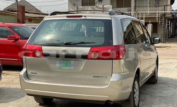Acheter Occasion Voiture Toyota Sienna Marron à Lagos, État de Lagos Acheter Occasion Voiture Toyota Sienna Marron à Lagos, État de Lagos