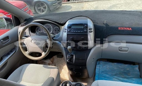 Acheter Occasion Voiture Toyota Sienna Marron à Lagos, État de Lagos Acheter Occasion Voiture Toyota Sienna Marron à Lagos, État de Lagos