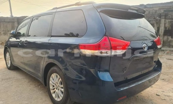 Acheter Occasion Voiture Toyota Sienna Bleu à Lagos, État de Lagos Acheter Occasion Voiture Toyota Sienna Bleu à Lagos, État de Lagos