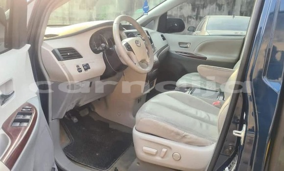 Acheter Occasion Voiture Toyota Sienna Bleu à Lagos, État de Lagos Acheter Occasion Voiture Toyota Sienna Bleu à Lagos, État de Lagos