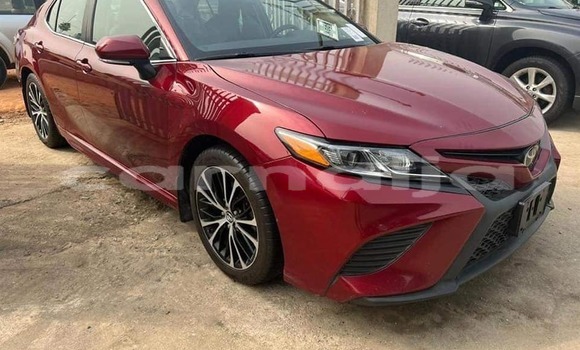 Acheter Occasion Voiture Toyota Camry Rouge à Lagos, État de Lagos
