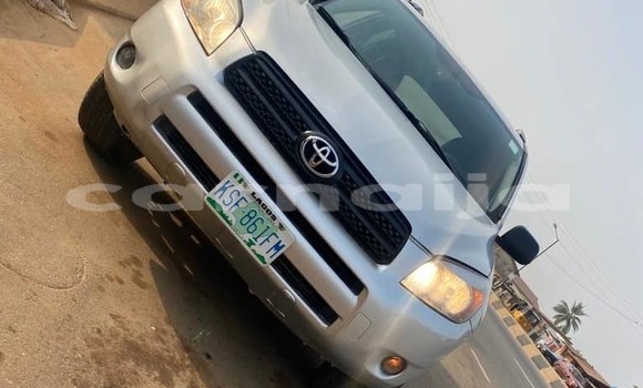 Acheter Occasion Voiture Toyota RAV4 Gris à Lagos, État de Lagos Acheter Occasion Voiture Toyota RAV4 Gris à Lagos, État de Lagos
