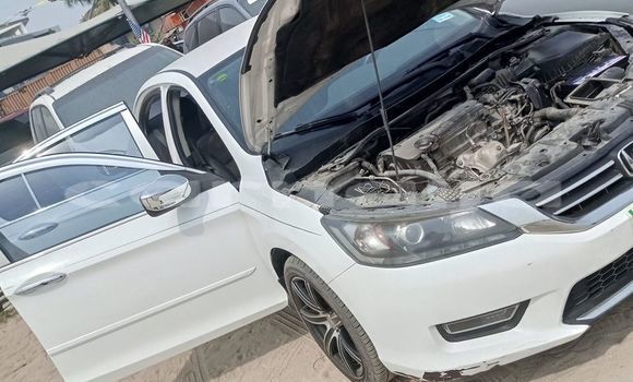 Acheter Occasion Voiture Honda Accord Blanc à Lagos, État de Lagos Acheter Occasion Voiture Honda Accord Blanc à Lagos, État de Lagos